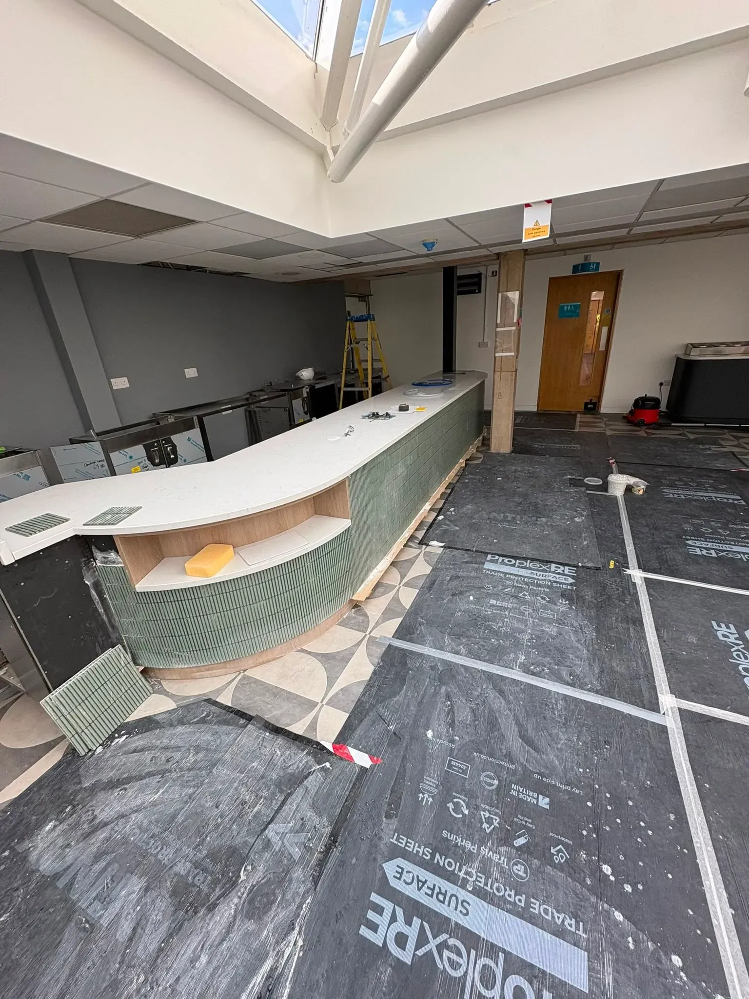 Curved bar counter, commercial fit-out