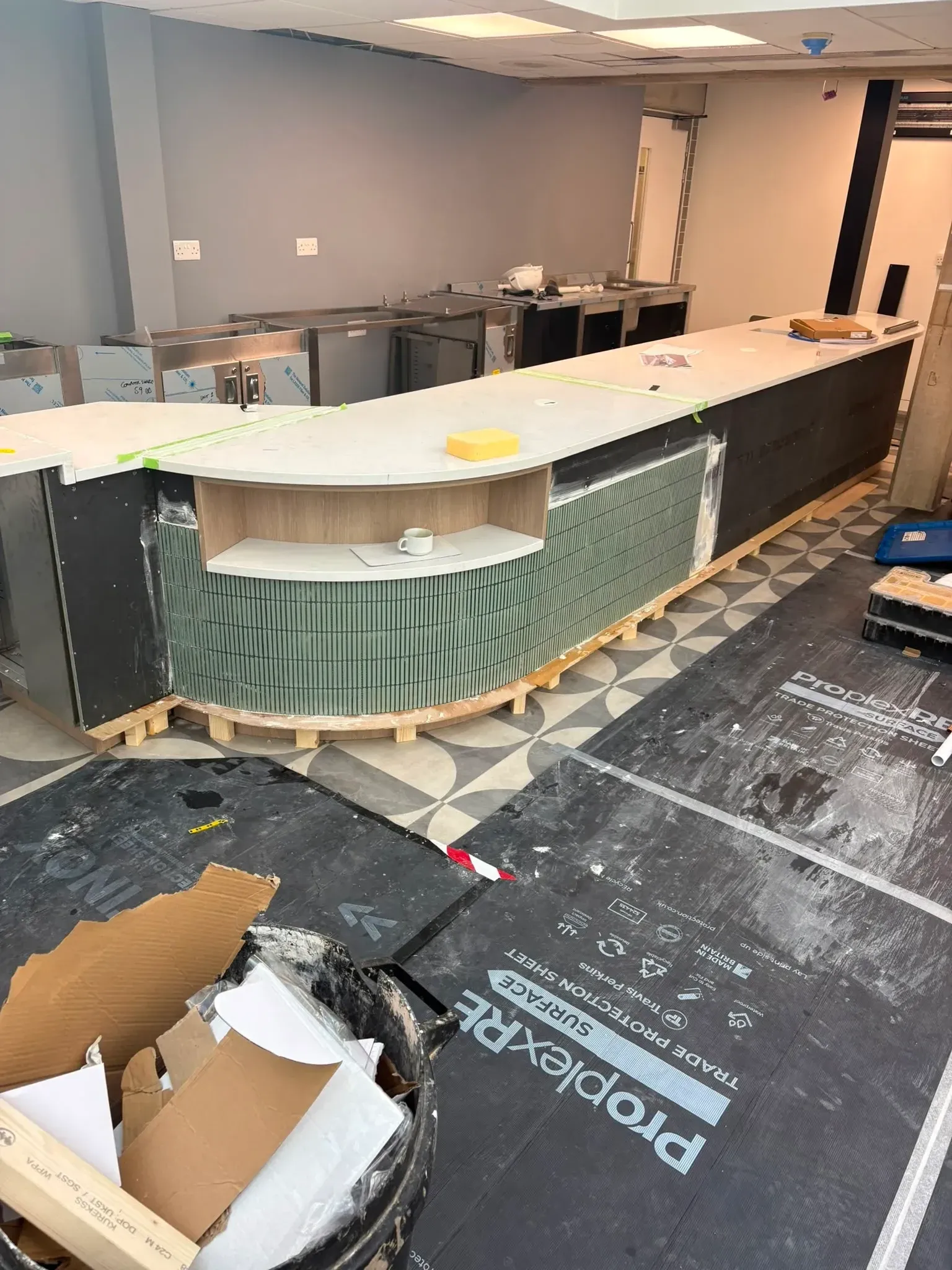 Curved bar counter, commercial fit-out — photograph 3